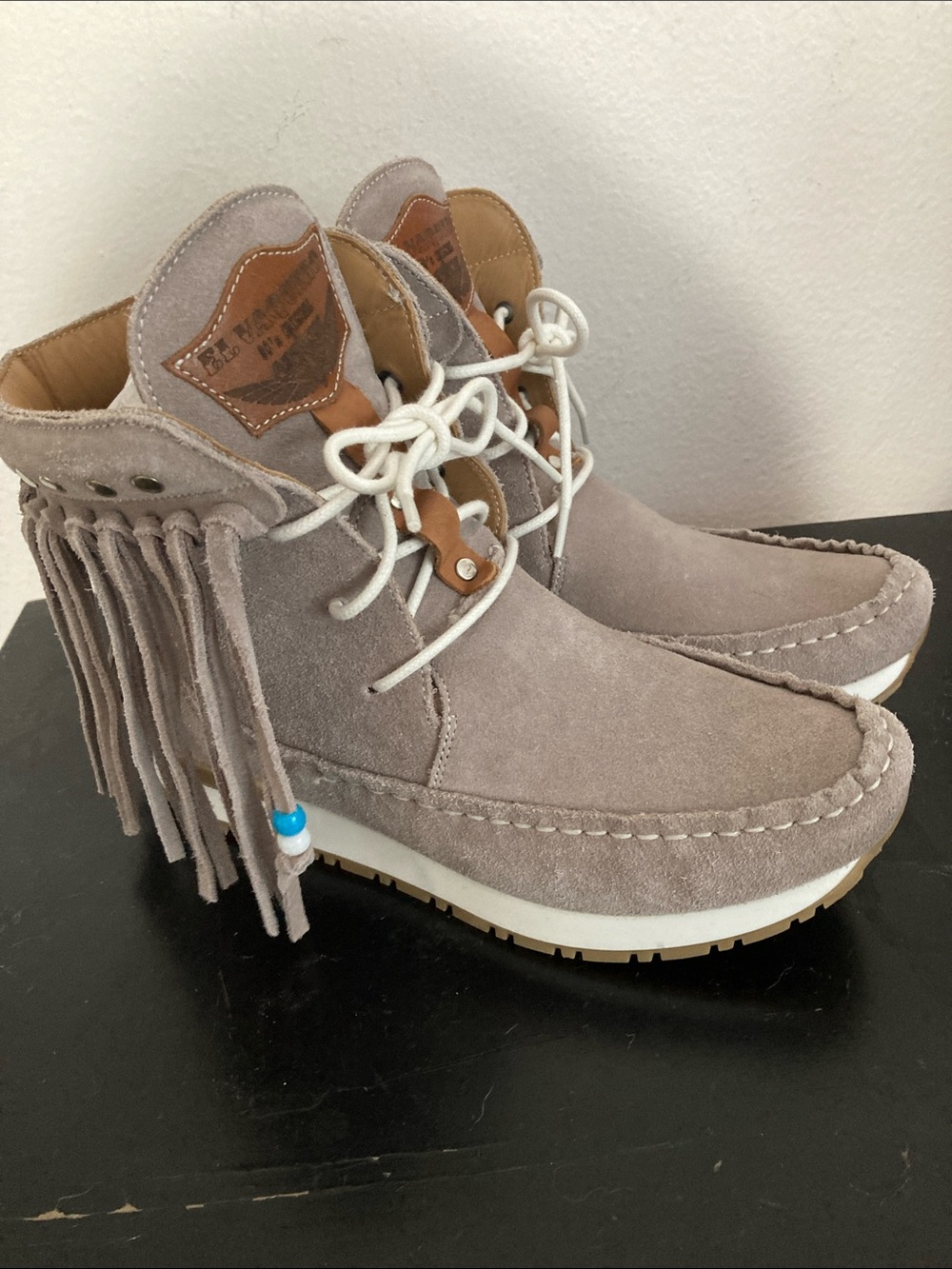 EL Vaquero Gray Sneaker Boots New size 7